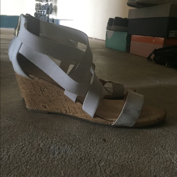 White wedges - Picture 1 of 2